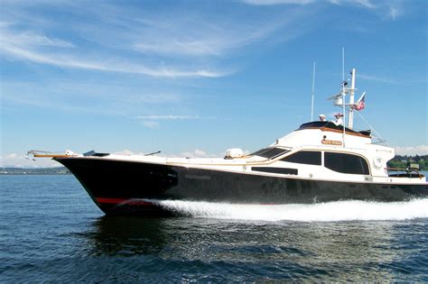 MIDNIGHT LACE Rum Runner 1983 for sale for $279,000 - Boats-from-USA.com