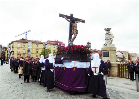 La salida de dos pasos de Semana Santa peligra por la falta de costaleros | Noticias Diario de ...