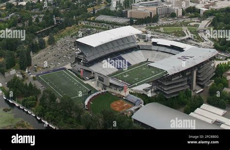 Uw huskies stadium Stock Videos & Footage - HD and 4K Video Clips - Alamy