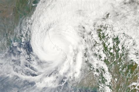 Cyclone Mocha slams Myanmar with peak winds of 175 mph - Earth.com