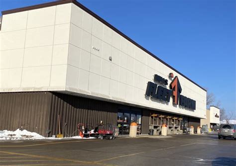 MILLS FLEET FARM - 13 Reviews - Department Stores - 1001 Industrial St, Hudson, WI - Phone ...