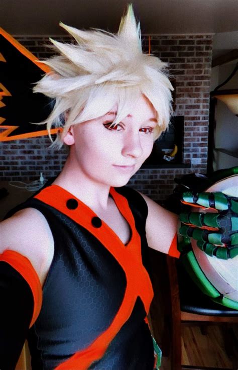 Hero Bakugo🧡 | Cosplay Amino