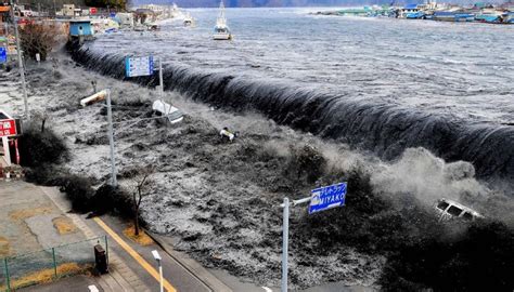 Kliping 10 Bencana Alam Tsunami Dasyat, Paling Menakutkan, Dalam Sejarah Dunia