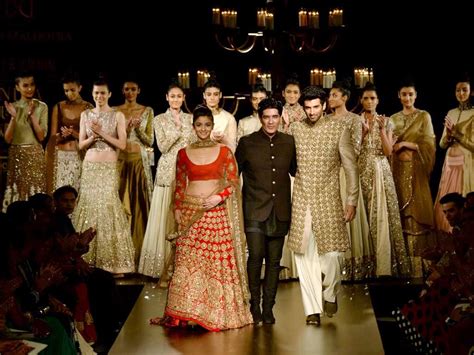 Manish Malhotra Fashion show ~ Fashion Trendy Lyf