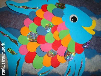 Regenbogenfisch aus Papierschnipseln in 2020 (With images) | Rainbow fish crafts, Fish crafts ...