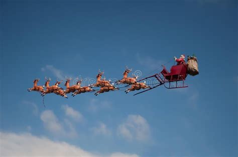 Santa's Sleigh. Flying above the city during Christmas , #Ad, #Sleigh, #Santa, #Flying, # ...