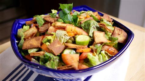 How to make Fattoush Salad - YouTube