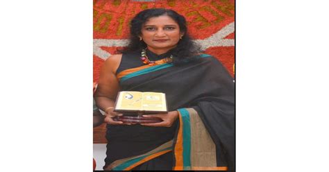 Silumina Business Editor Inoka Bandara bags Freda Corea Award - Sri ...