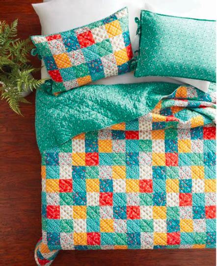 The Pioneer Woman has New Quilts!