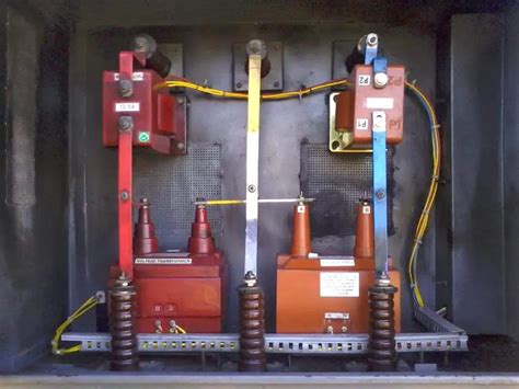 Potential Transformer Working Principle | Electrical4u