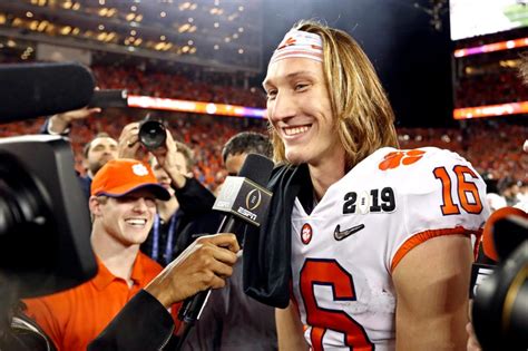 Trevor Lawrence Haircut - Lawrence Says Tebow Is A Guy You Want To Be ...