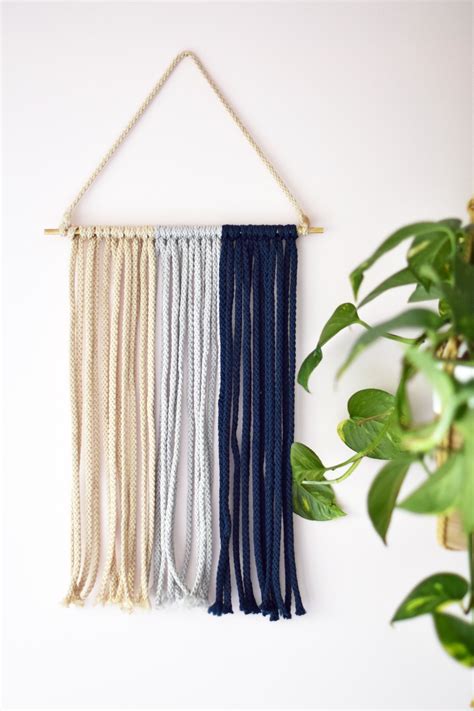 DIY macrame wall hanging - One Brass Fox