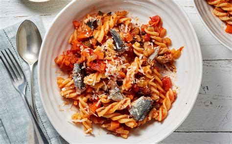 Pasta with tinned sardine ragu recipe | Ragu recipe, How to cook pasta, Sardine pasta recipe