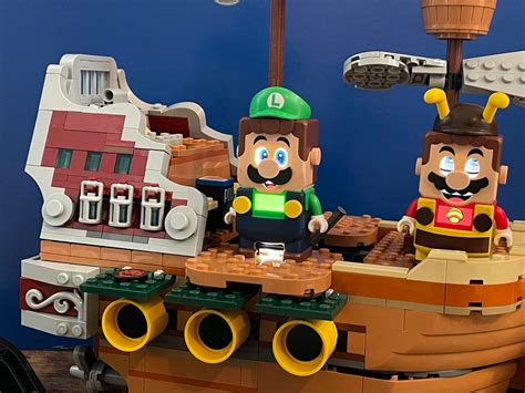 Lego's two-player Super Mario update adds Luigi and a massive Bowser airship - CNET