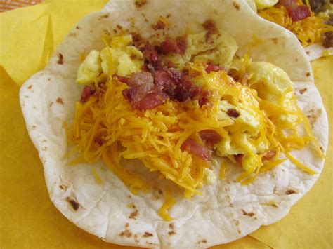 Review: Del Taco - Breakfast Tacos | Brand Eating