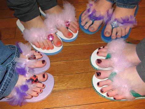 pedicure flip flops for little girls | Valentina