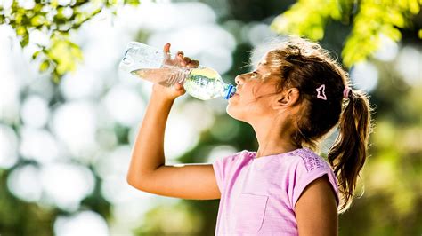 How To Make Water a More Appealing Drink for Kids | University Hospitals