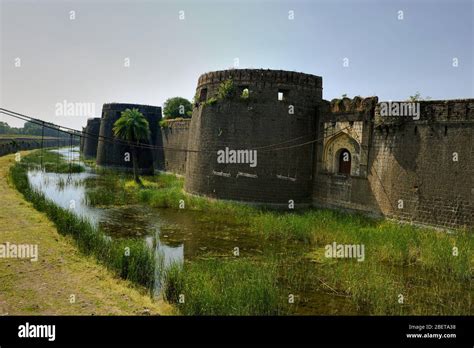 11 Nov 2011 draw-bridge Rampart (fortification) wall on Ahmednagar Fort ...