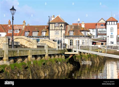 Lymington new forest town centre hi-res stock photography and images - Alamy