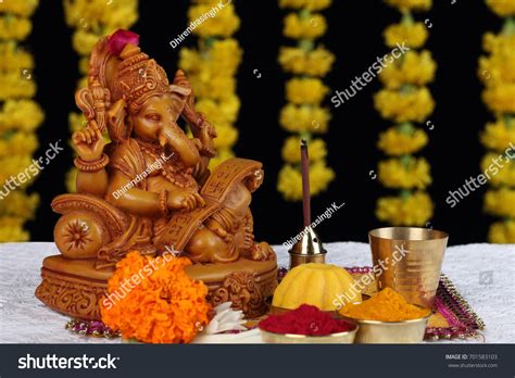 Ganesh Chaturthi Lord Ganesha Puja Pooja Stock Photo 701583103 ...