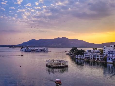 Pichola Lake Udaipur - The Serene Gaze - My Udaipur City