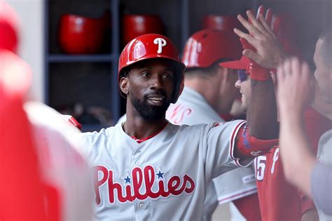 Should the Philadelphia Phillies trade Andrew McCutchen?