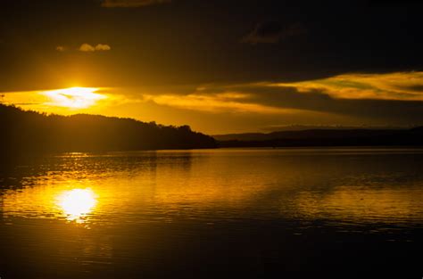 Sunset over Ottawa River. Right by Sir George Étienne Caterier Parkway : r/ottawa