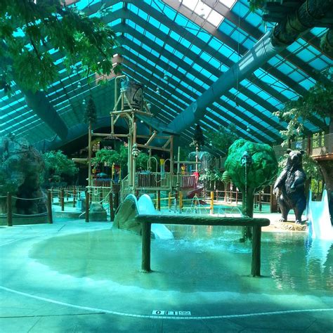 Review of Wild Bear Falls Indoor Water Park in Gatlinburg