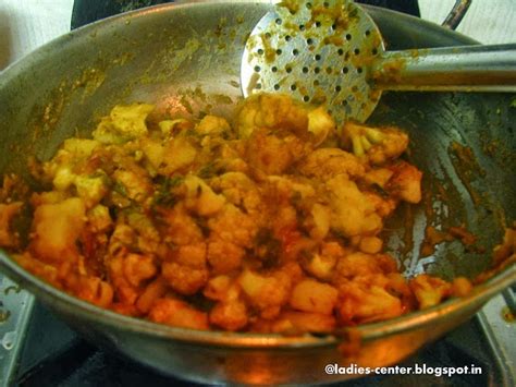 Aloo Gobi - Aloo Gobi Masala Dry & Gravy Recipe | Pink and Pink