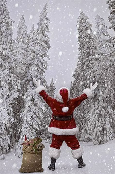 Santa in the snow - Favorite Photoz