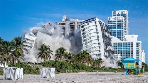 Miami Beach Hotel That Hosted the Beatles Is Demolished - The New York Times