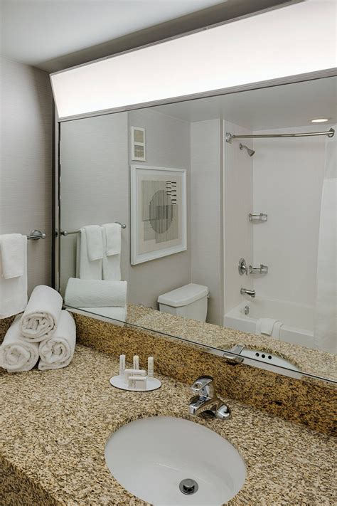 COURTYARD BY MARRIOTT SPRINGFIELD DOWNTOWN $109 ($̶1̶3̶7̶) - Updated 2023 Prices & Hotel Reviews ...