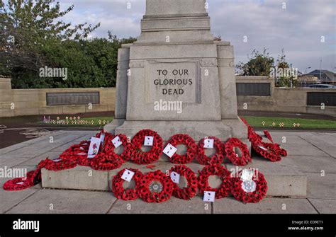 Remembrance day & Poppies Warrington Cenotaph Nov 2014, Bridgefoot ...