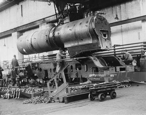 Lowering the engine boiler for the LNER B17 Class 4-6-0 Steam ...