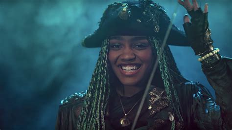 ‘Descendants 2’: ‘What’s My Name’ Music Video Premieres — Watch – Hollywood Life