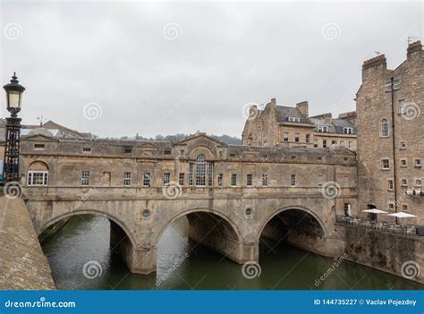 Pulteney Bridge in Bath on a Cloudy Day Stock Image - Image of arches ...