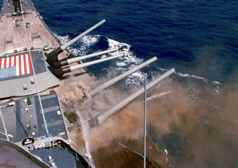 File:USS Iowa BB61 Iowa Explosion 1989.jpg - Wikipedia, the free ...