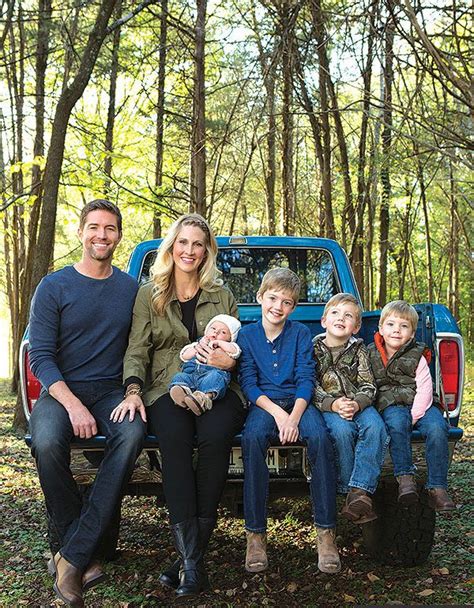 Josh Turner Gives His Kids A Lesson On Country Music