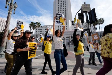 Los Angeles Times staffers stage walk-out to protest impending layoffs ...