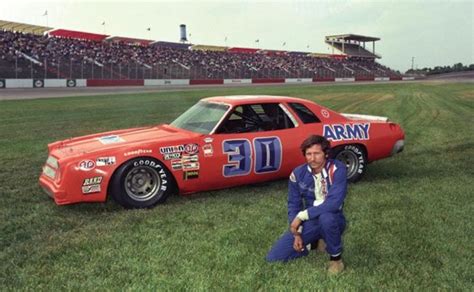 Dale Earnhardt Sr, 1976 : r/OldSchoolCool