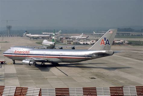 American Airlines Boeing 747 | Passenger aircraft, Boeing aircraft ...