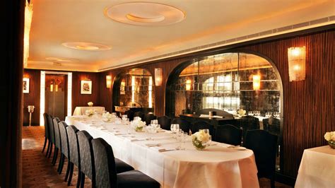 Gallery - See Inside Savoy Grill | Gordon Ramsay Restaurants