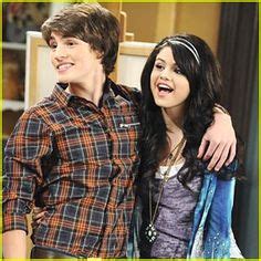 Alex and Mason (Wizards Of Waverly Place) | Disney channel couples, Alex and mason, Wizards of ...