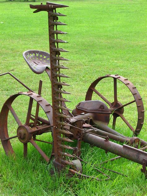 Sickle Bar Mower | This sickle bar mower is one of the antiq… | Flickr