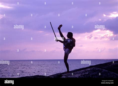 KALARIPPAYATTU THE MARTIAL ART OF KERALA Stock Photo - Alamy