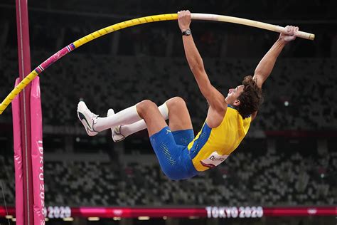 Olympic Men’s Pole Vault — Mondo Scares His World Record - Track & Field News | Pole vault ...