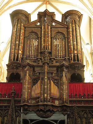 PIPE ORGANS: Gloucester Cathedral organ