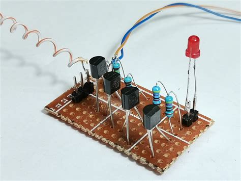 A Simple EMF Detector And Electroscope You Can Make From Junk Box Parts ...