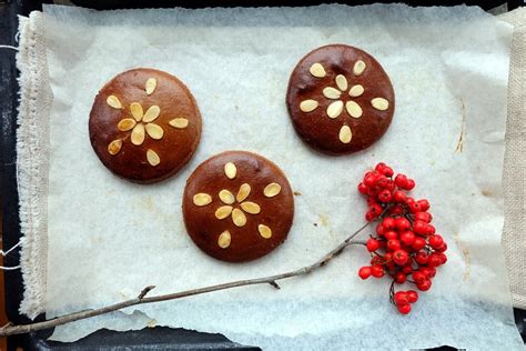 Traditional Lebkuchen recipe - The Bread She Bakes