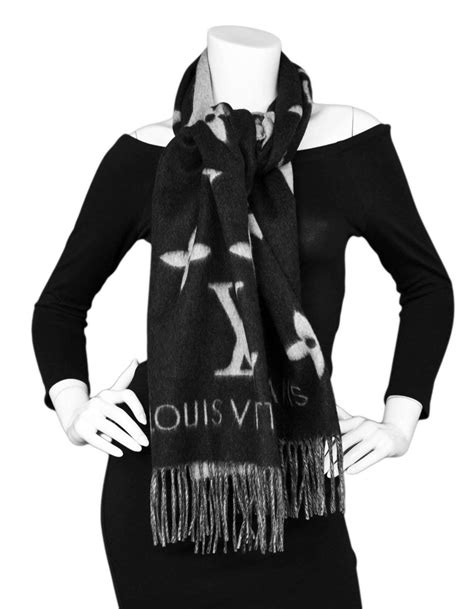 Blue Louis Vuitton Head Scarf | semashow.com